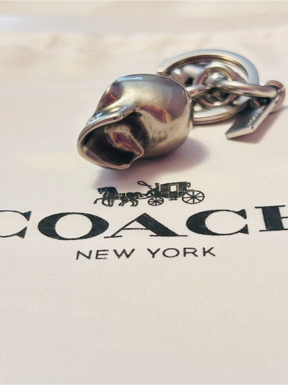 NWOT EXTREMELY RARE Coach Skull Bag Charm/ Keychain - Picture 11 of 16
